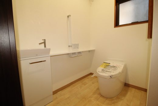 将来を見据えて広々レストルームへ🚽