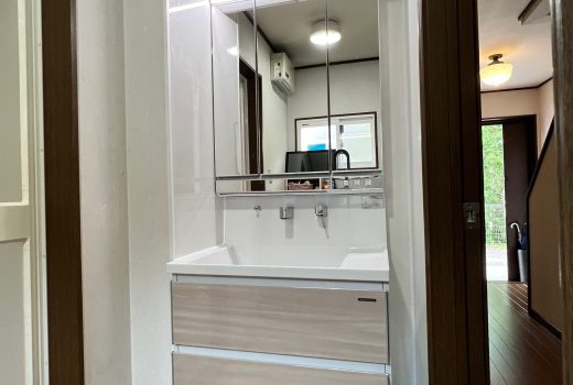 お手入れ簡単な洗面化粧台✨