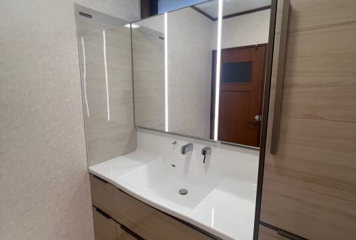 たっぷり収納があり使い勝手も良い洗面化粧台☺️