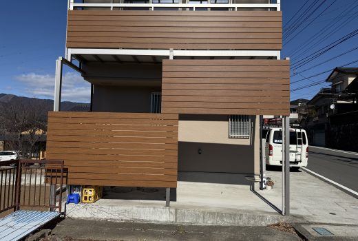 建物に品格を添える格子✨