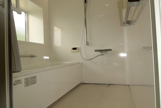 明るくスッキリとした浴室へ🛀