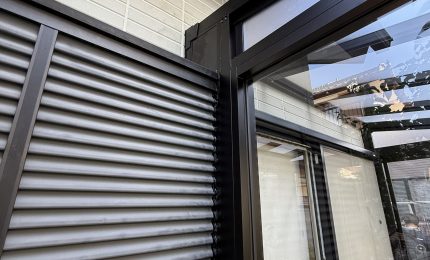 【戸袋逃げ柱】