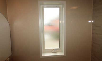 【室内側：ホワイト】