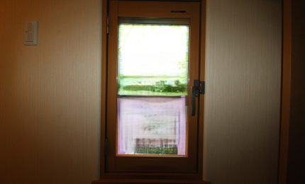 【内開き窓】