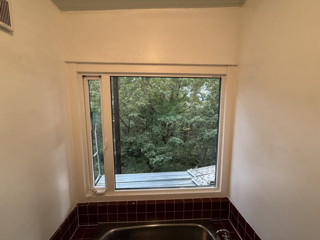 冬でも快適な浴室をつくる断熱窓へ💫