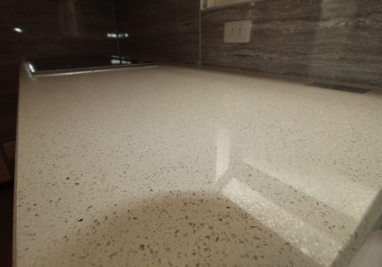 【高級人造大理石 クォーツストーン】